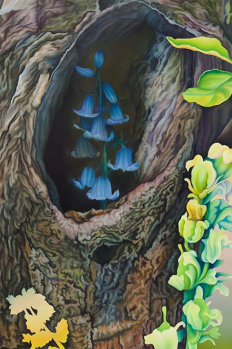 Auf dem Gem&auml;lde der Malerin Melanie Loureiro sind Hasengl&ouml;ckchen in einer Baumh&ouml;hle zu sehen.